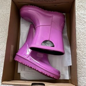 Toddler size 7 UGG purple rain boots